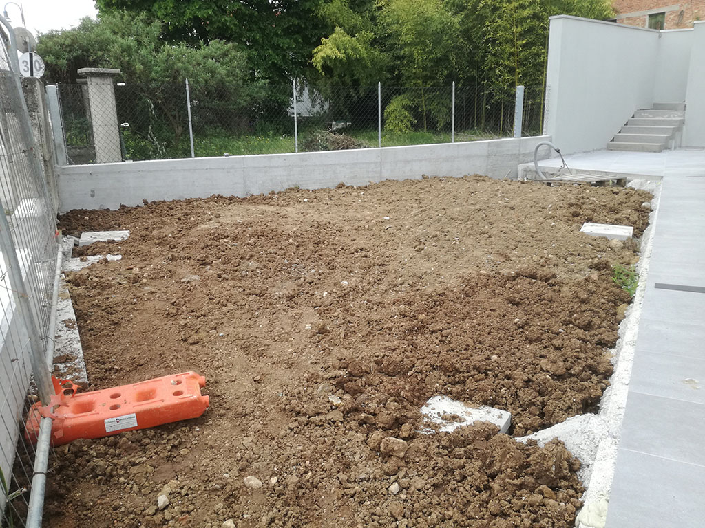 foto realizzazione siepe e prato a rotoli per un giardino a cornuda foto 2